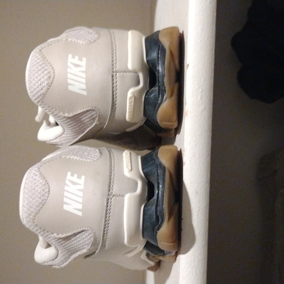 Brand New Nike react sz 9 - Picture 3 of 5